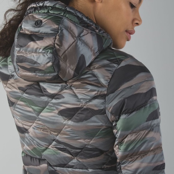 Lululemon camo puffer jacket size 4 - Picture 3 of 10